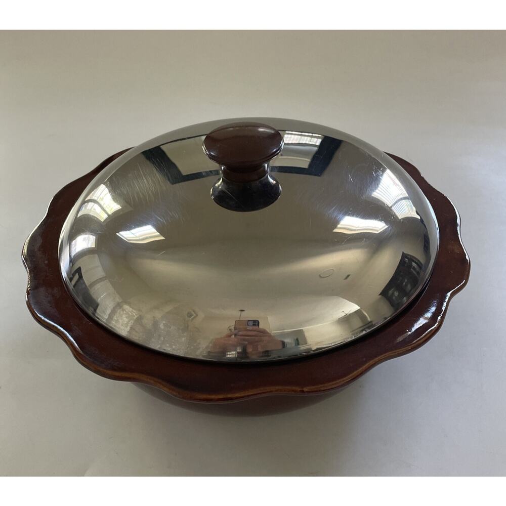 Vintage Westbend Brown Stoneware Scalloped Edge Casserole Dish‎ With Lid